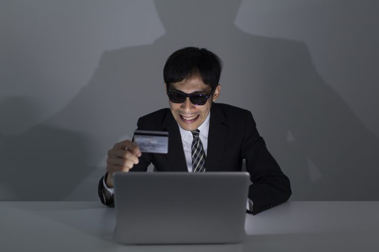 クレジットカードスキミング