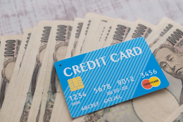 クレジットカード　現金